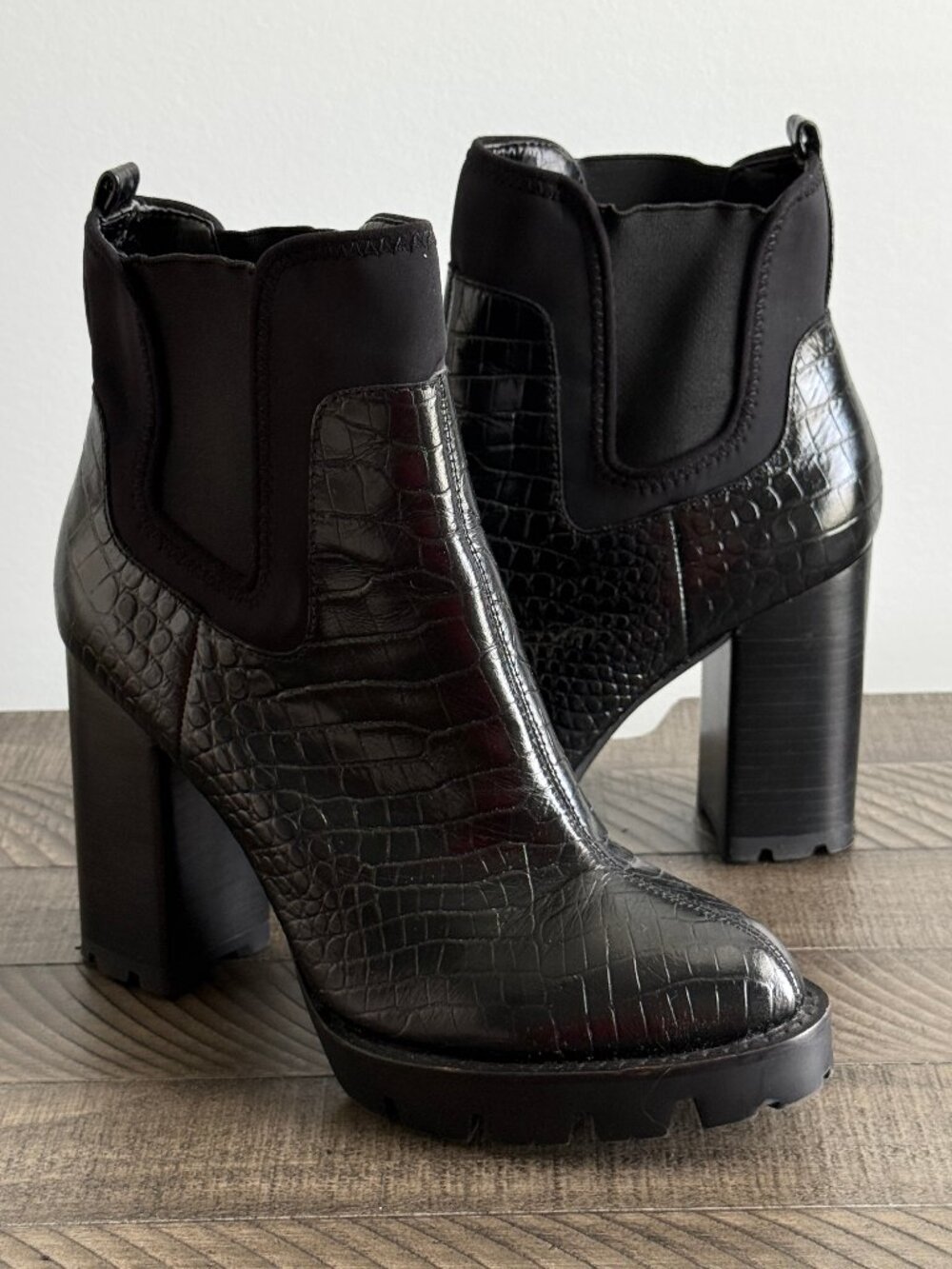 Charles David Grady Black Heeled Boots Embedded Crocodile Print Women's Size 8